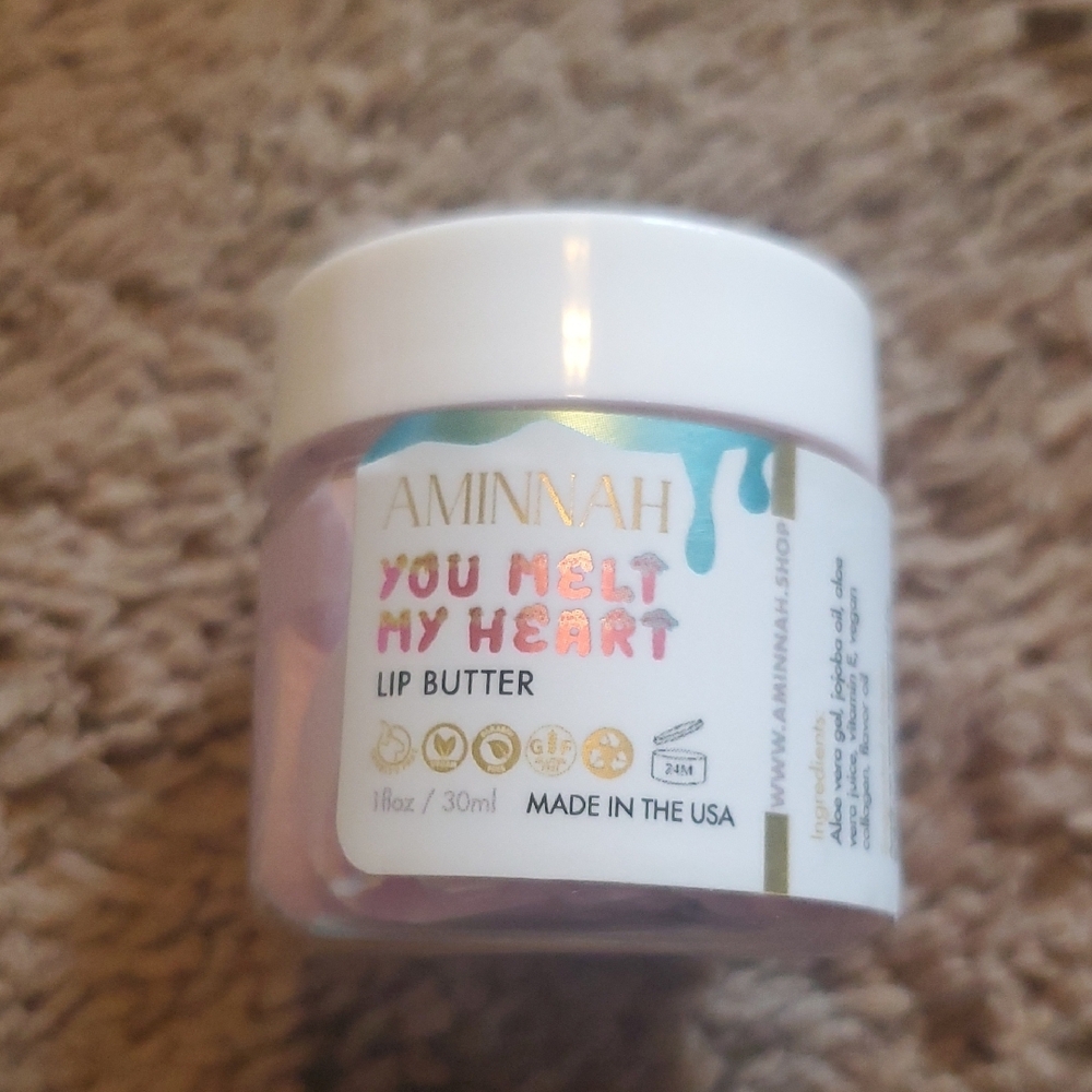 Aminnah Lip Butter in Pink and White Jar